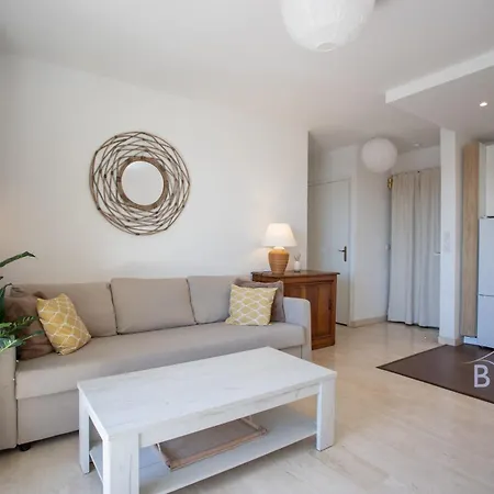Bright Pied-a-terre Wilsonantibes Apartment