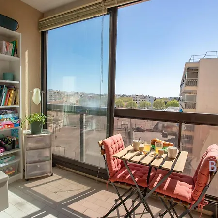 Apartament Bright Pied-a-terre Wilsonantibes *