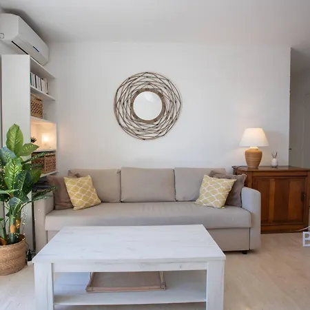 Bright Pied-a-terre Wilsonantibes 아파트 앙티브