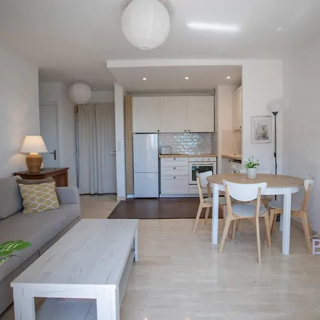 Bright Pied-a-terre Wilsonantibes * 昂蒂布