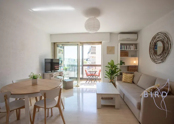 Bright Pied-a-terre Wilsonantibes *